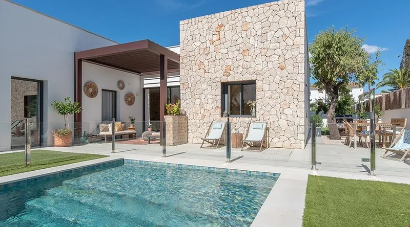 Sustainable four-bedroom single-level designer villa with saltwater pool in Marratxí — photo 1