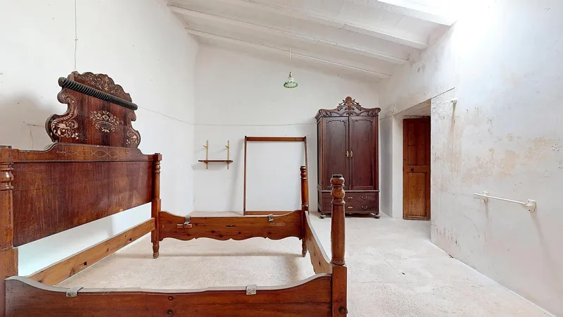 Large traditional house to renovate in Ses Alqueries — photo 11
