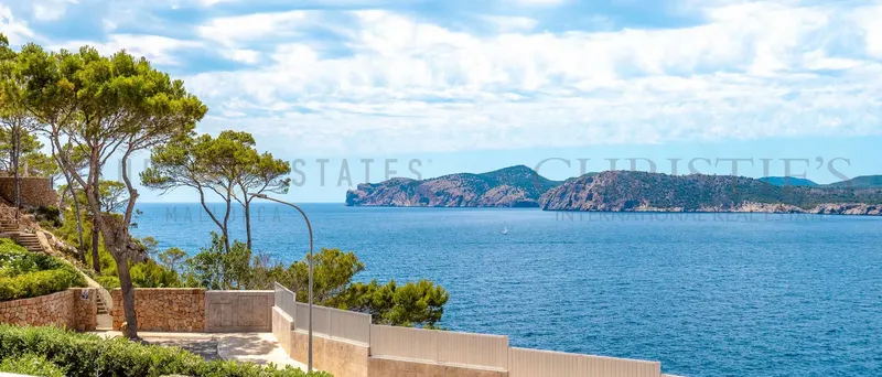 Modern new build luxury villa in Santa Ponsa on Mallorca with sea views — photo 1