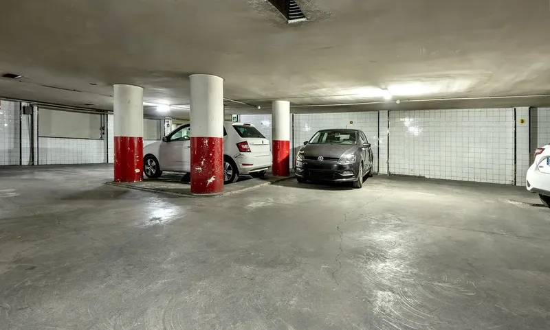 2 contiguous parking spaces in the city center — photo 3