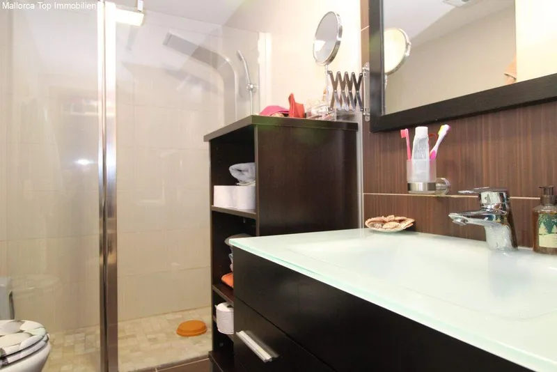 100m² ground-floor apartment with 3 bedrooms, parking space and terrace for sale — photo 7