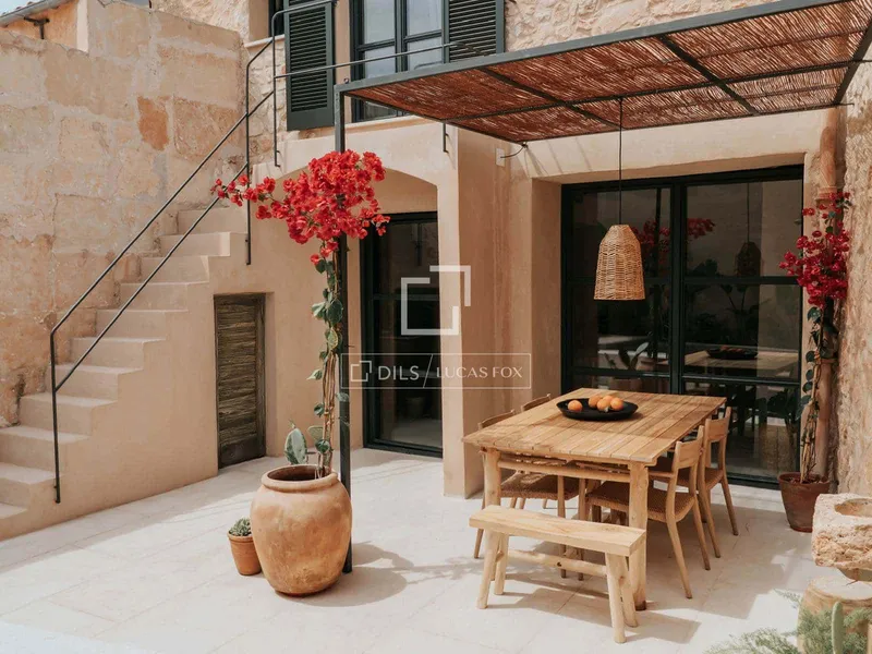 Villa for sale in Es Llombards, Santanyí — photo 1