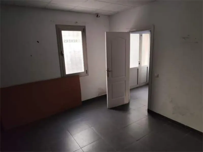 Ground floor of 83 m2 in Santa Catalina (Palma) consisting of shop or ground floor and other rooms. Great potential. It has entrance hall, large sa — photo 8