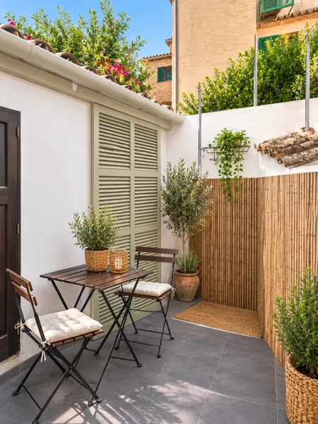 Centrally located village house with a small terrace in Fornalutx — photo 1