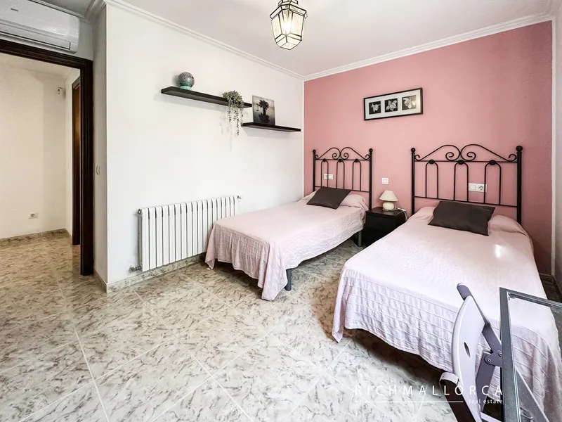 Villa with 2 flats in sought-after area — photo 9