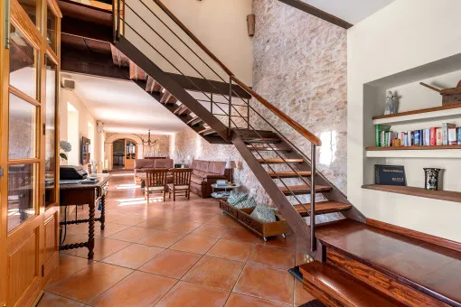 Santanyi: Mediterranean natural stone finca with pool and holiday rental license on the edge of the village of Santanyí — photo 4