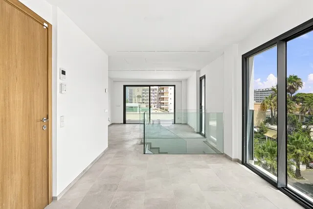 Sea view duplex penthouse for sale in Playa de Palma, Mallorca — photo 5