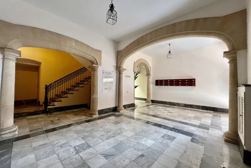 Apartment in a stately building in the old town of Palma — photo 11