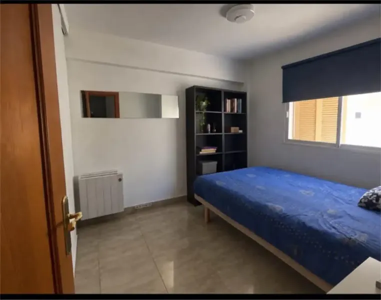 75 m� construidos, 2 habitaciones, 1 baño, terraza y balcón, segunda manobuen estado, armarios empotrados, trastero, orientacion sur, constr — photo 5
