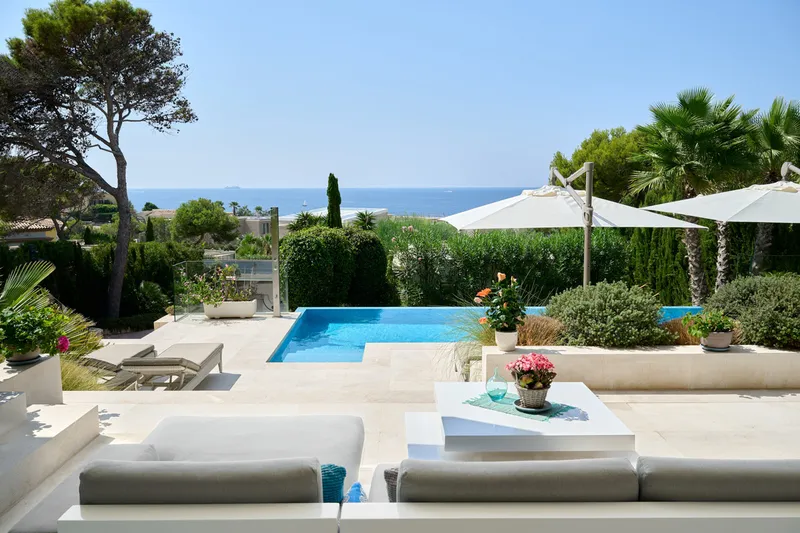 Exclusive: Impressive designer villa with sea views and garden - Marcel Remus Real Estate — photo 2