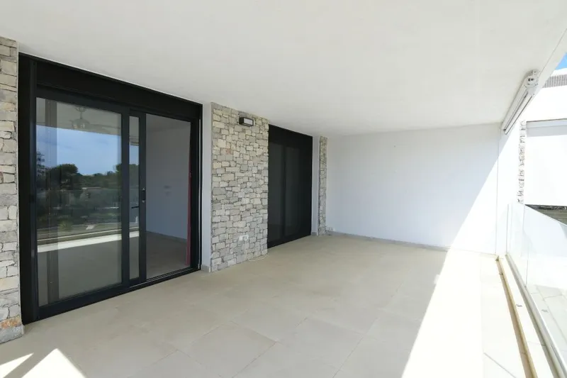 Modern and bright apartment in a quiet residential complex in Porto Colom — photo 6