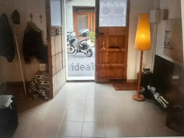 Recently renovated house ready to move into, parking at the door, very central to all services and 7 minutes from the beach — photo 7