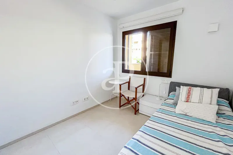 Piso con terraza en alquiler en Carrer de la Llimonera — photo 12