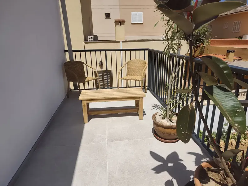 Spacious, bright and perfectly maintained home in a small building with only two floors — photo 1