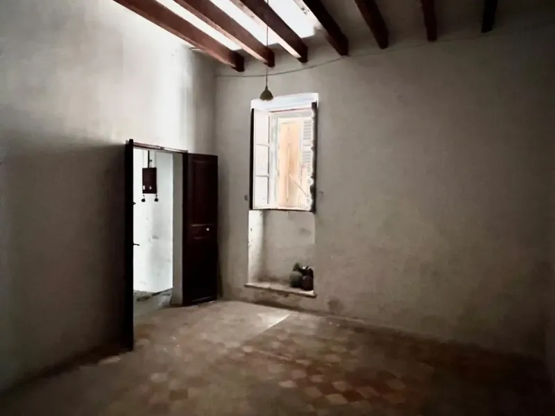Large village house in Muro, with a large garden, the house needs renovation, 2-storey house, central. With approximately 270 m² built — photo 3