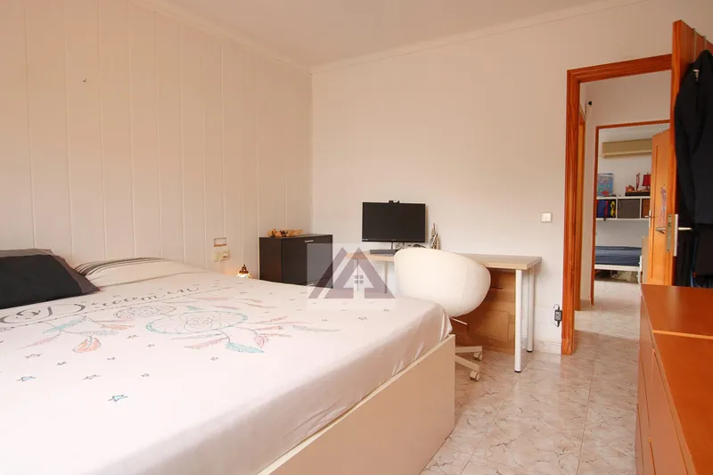 Village house for sale in Portocolom — photo 9