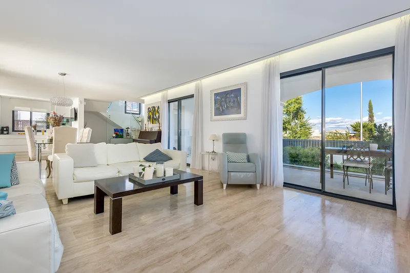 Villa in Palma - Spacious pool terrace — photo 4
