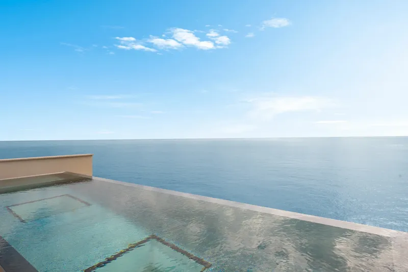 Modern chalet for sale on the frontline in Porto Cristo — photo 3