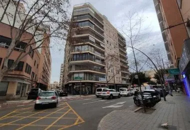 Spacious flat with lift and parking in central Palma — photo 1