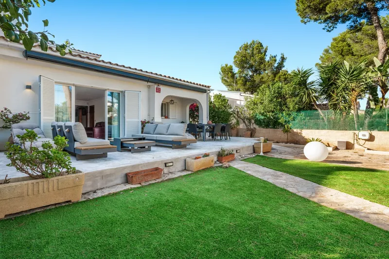 Detached villa in El Toro with garden and terrace — photo 2