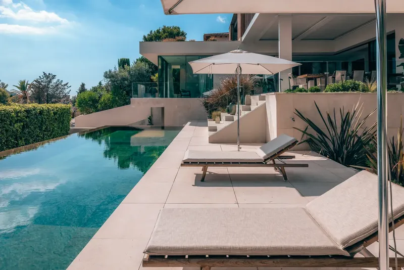 Stunning 5-Bedroom Villa in Bendinat with Sea Views and Pool — photo 2
