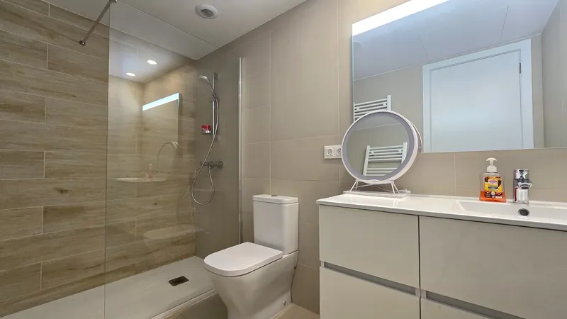 VE-JHRE069 – Elegant Newly Built 3-Bedroom Apartment with Terrace, Parking, Storage Room, Communal Pool & Gym — photo 10