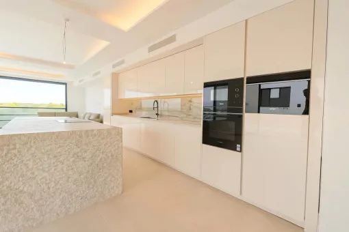 Son Gual, modern new-build villa with infinity pool and spacious terraces in Son Gual — photo 8