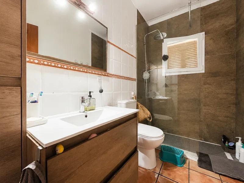 Investment villa with large plot and renovation potential in Nova Santa Ponsa Mas — photo 12