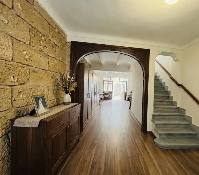 This magnificent property to renovate has two separate properties in the registry — photo 6