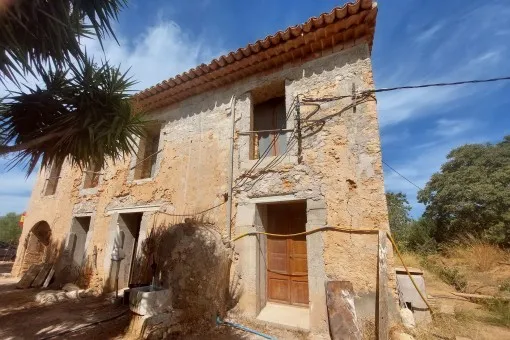 Consell: Rustic finca plot with stone house for renovation in Consell — photo 6