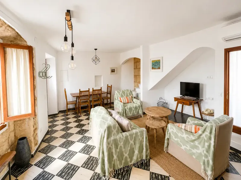 In the historic center of Pollença, a beautiful Mallorcan house is for rent, ideal for long stays (11 months), combining — photo 10