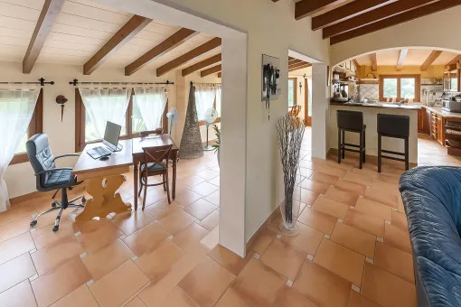 Pollensa, charming single-level finca with guest house, pool and holiday license in Pollensa, negotiable price — photo 11