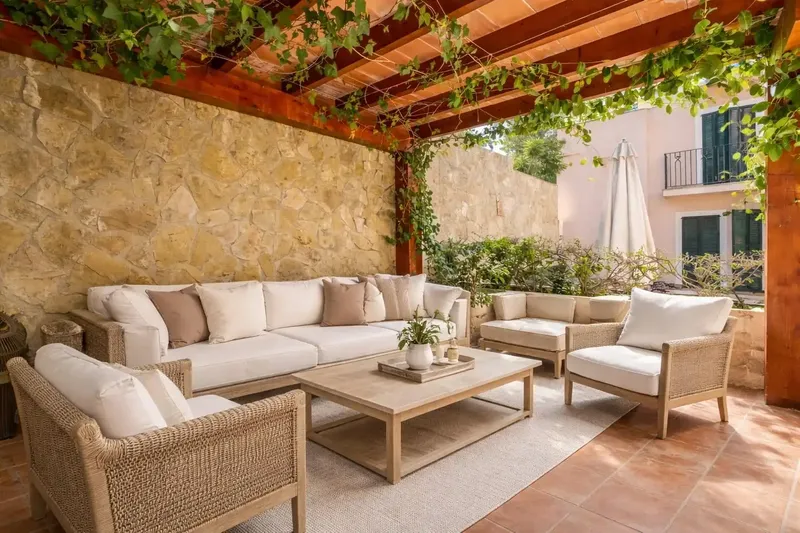 A beautiful duplex apartment in a privileged location in Portal Nous - Castillo de Bendinat, within a large complex of — photo 9