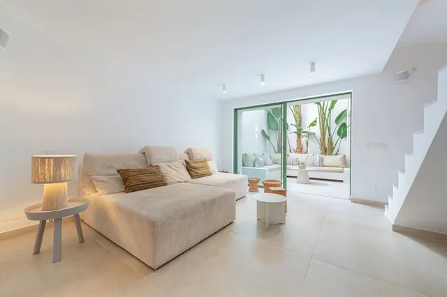 Beautiful town house with roof terrace for sale in Alcudia Town, North Mallorca — photo 2