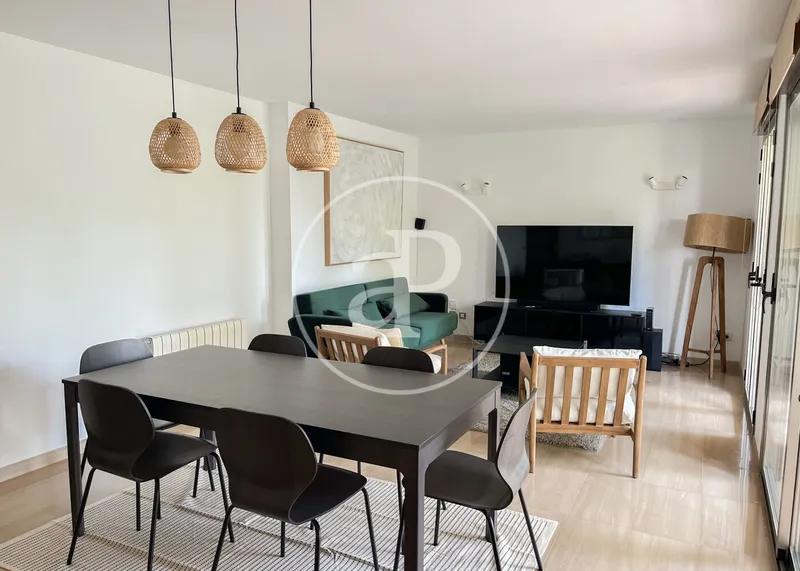 Apartment for rent in Bonanova — photo 1