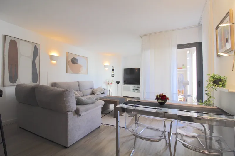 Ref.2475A – Exclusive apartment with sea views near the center — photo 5