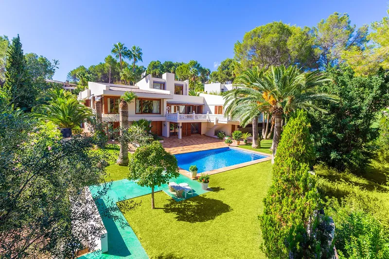 Exclusive villa in an excellent location directly on the golf course — photo 2