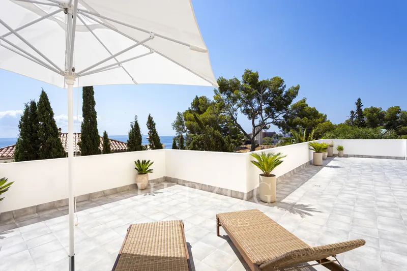 Refurbished sea view apartment in an exclusive location in Cas Català — photo 9
