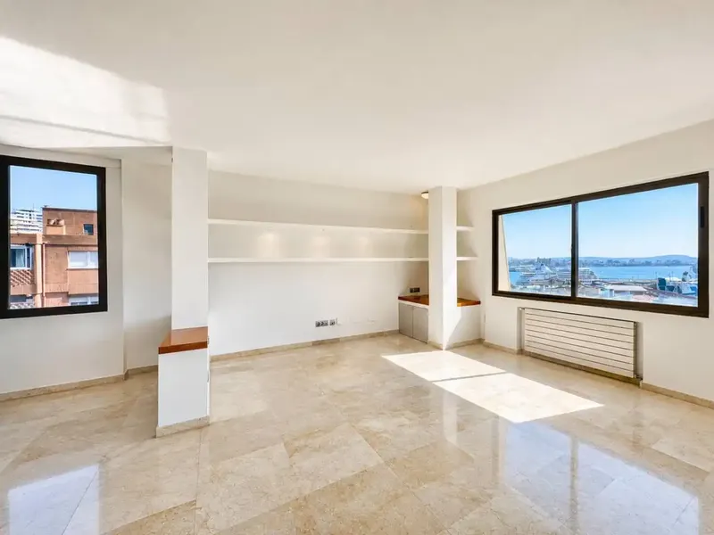 Not every day does a penthouse appear from which the port of Palma becomes the landscape of every sunrise and every sunset. — photo 9