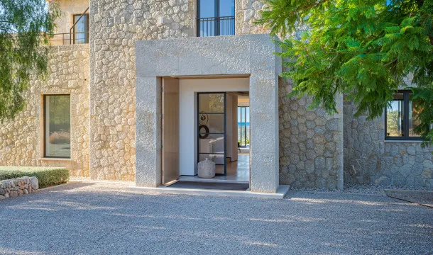 An Exclusive Estate in Santa Maria: Privacy, Tradition, and Contemporary Comfort — photo 7