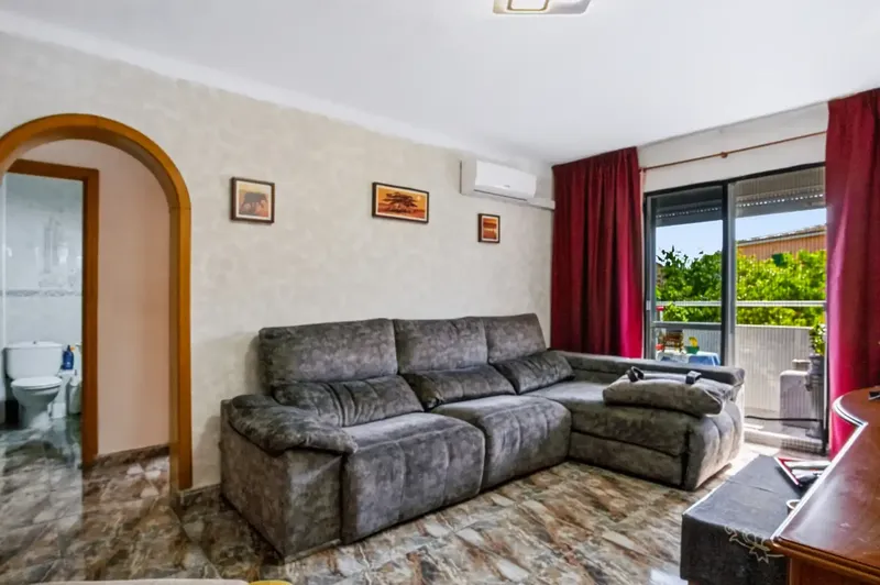 3-bedroom flat with lift, balcony and lots of natural light on Camí Vell de Bunyola — photo 1
