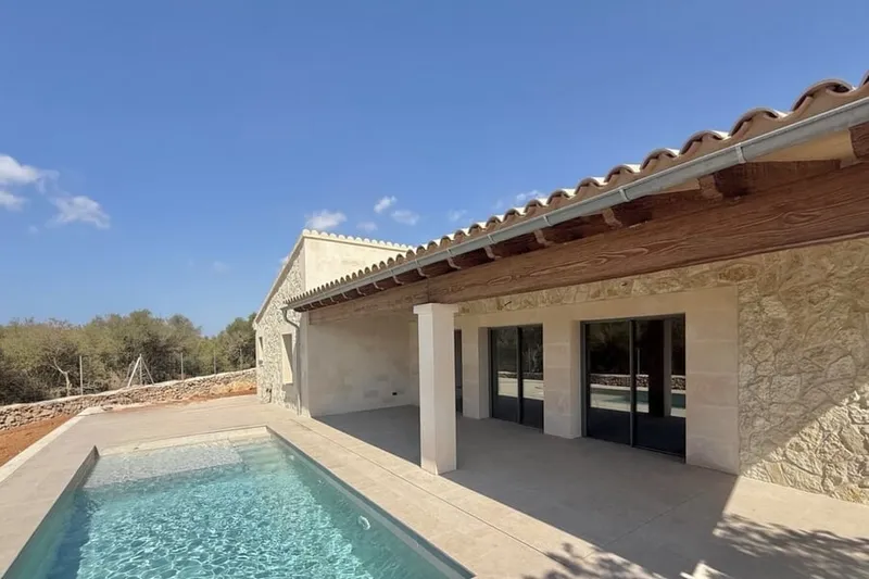 Newly built detached house with pool near Ses Salines — photo 1