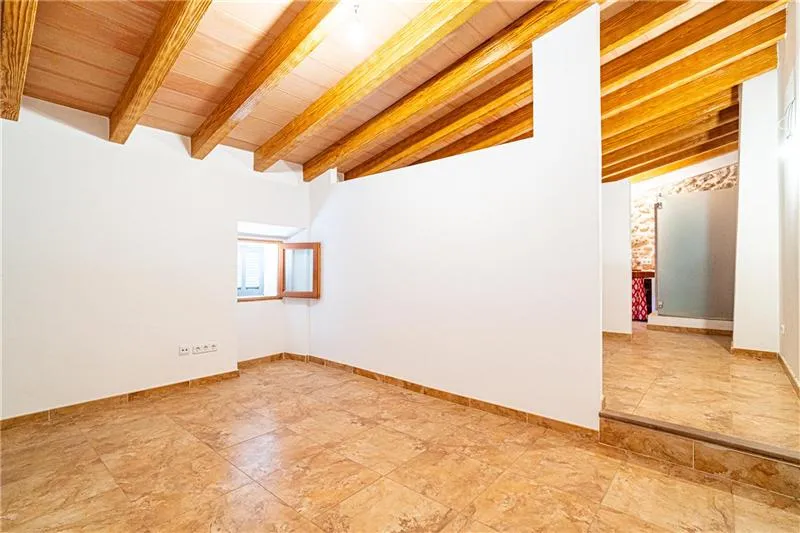 Traditional Mallorcan house for renovation on a plot of approx. 200 m², — photo 4