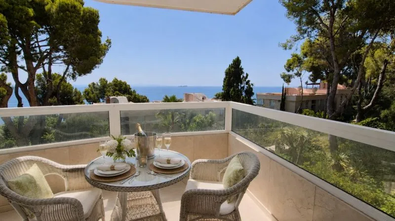 Illetas - Front-line apartment to renovate with sea view — photo 3