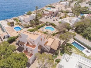 Cala d'Or/Cala Serena - Spacious Villa on Second Line with Sea Views and Potential — photo 1