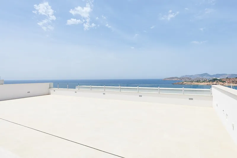 Design villa on the first line of the sea! - Marcel Remus Real Estate — photo 11
