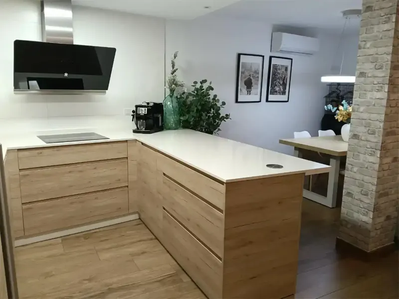 Magnífico Adosado de 4 plantas con gimnasio, piscina y acabados de lujo — photo 9
