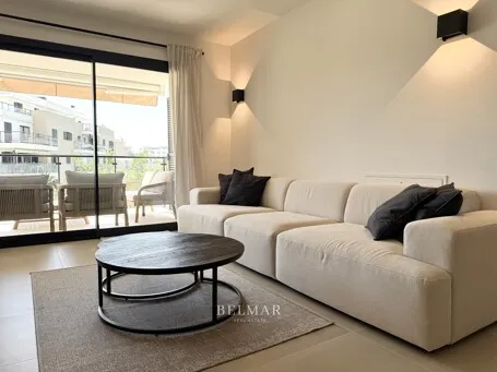 High-end apartment with underground parking and a communal pool in Sa Coma — photo 8