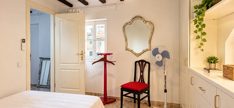 One-bedroom apartment in the center of Palma Old Town — photo 11