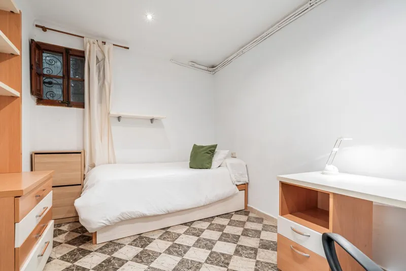 Charming property apartment for sale in Palma de Mallorca with private terrace and garden — photo 10